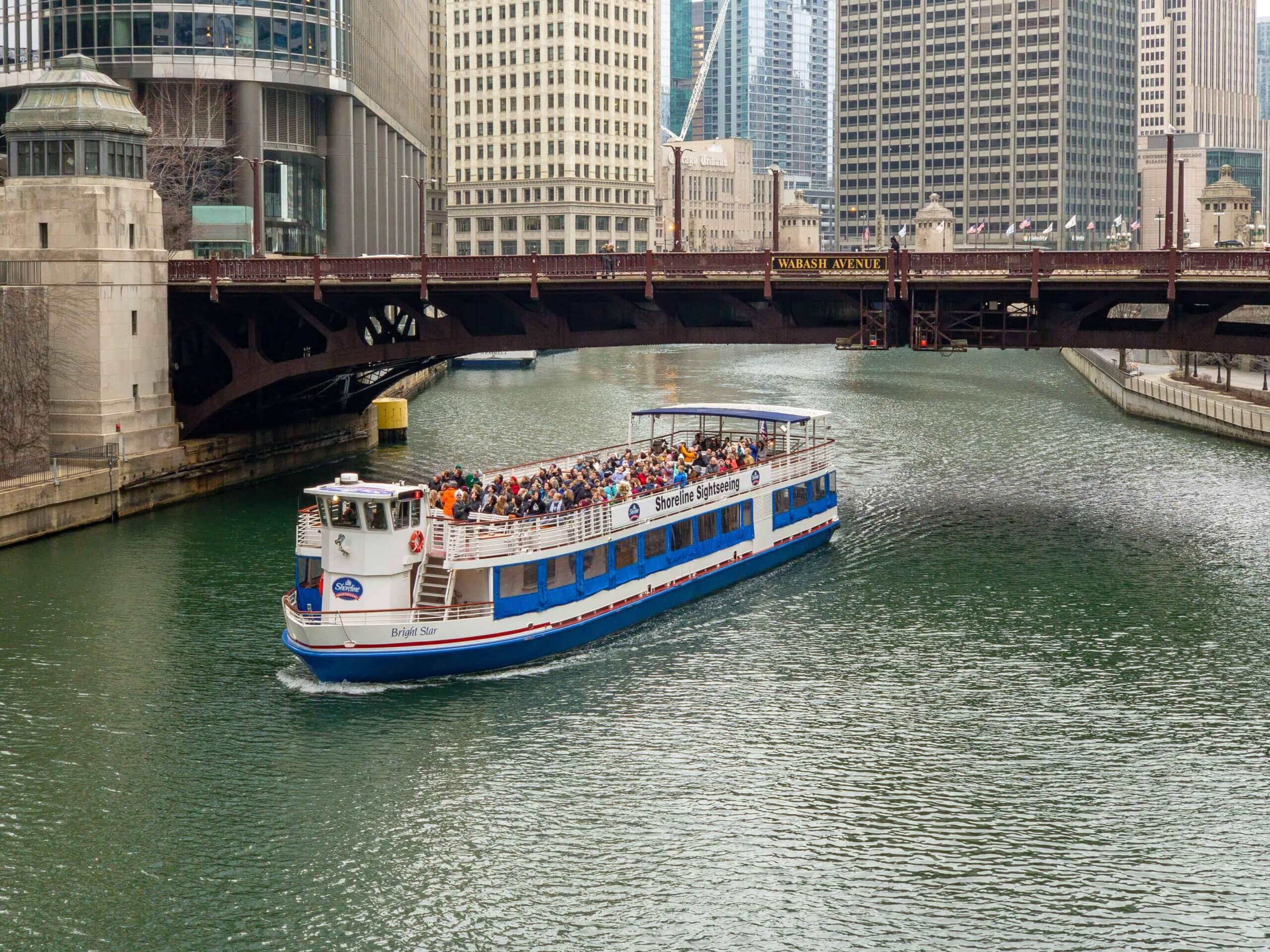 The Shoreline Sightseeing tour through Chicago a must do to see around the Mag Mile