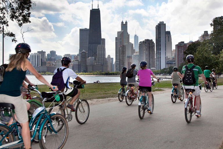 30 Unforgettable Date Night Ideas in Chicago | 360 CHICAGO