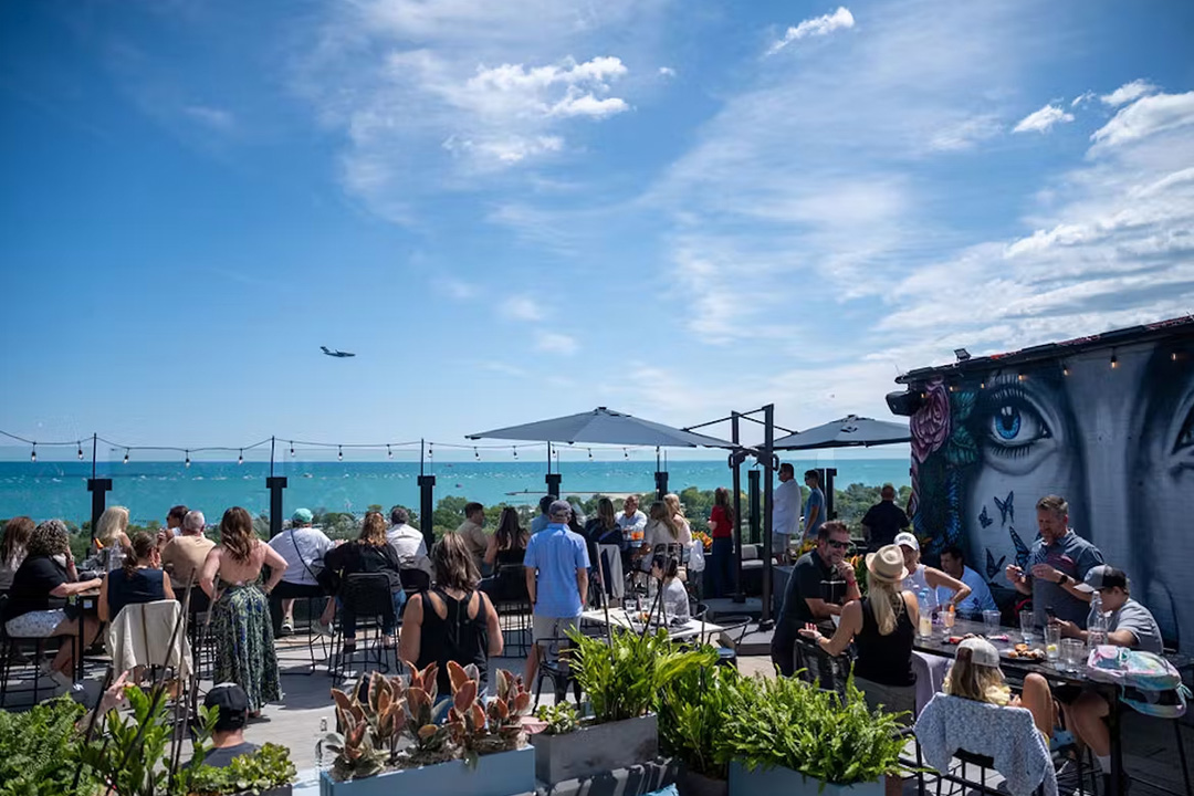 The 10 Best Places to Watch the 2026 Chicago Air & Water Show - 360 Chicago