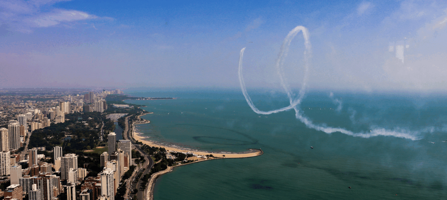 The 10 Best Places to Watch the 2026 Chicago Air & Water Show - 360 Chicago